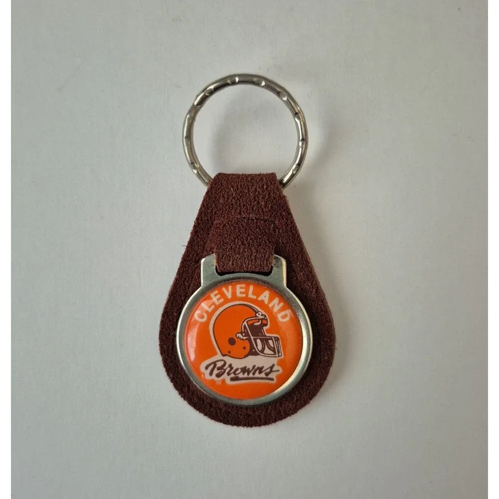 VTG Retro NFL Cleveland Browns Helmet Logo Teardrop Brown Leather Fob Keychain